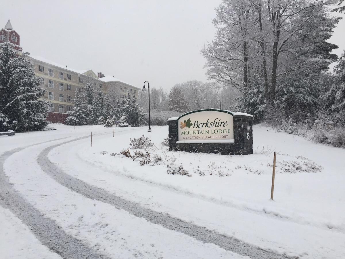 Berkshire Mountain Lodge Pittsfield Exteriör bild