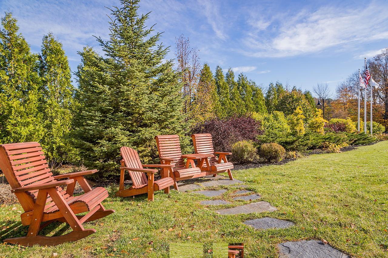 Berkshire Mountain Lodge Pittsfield Exteriör bild